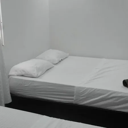 In Guest - 7cl-1 House Near The Sea With Pool Air Conditioning And Wifi Pensión