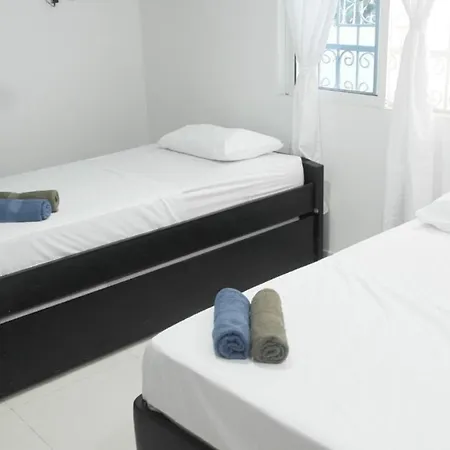 Pensión In Guest - 7cl-1 House Near The Sea With Pool Air Conditioning And Wifi