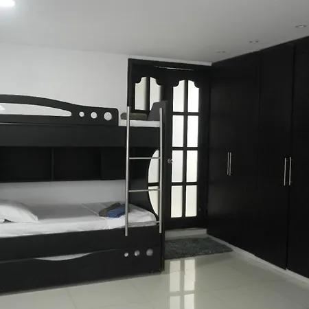 Pensión In Guest - 7cl-1 House Near The Sea With Pool Air Conditioning And Wifi