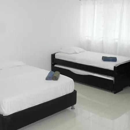 Pensión In Guest - 7cl-1 House Near The Sea With Pool Air Conditioning And Wifi *