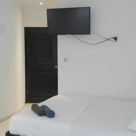 In Guest - 7cl-1 House Near The Sea With Pool Air Conditioning And Wifi * Cartagena