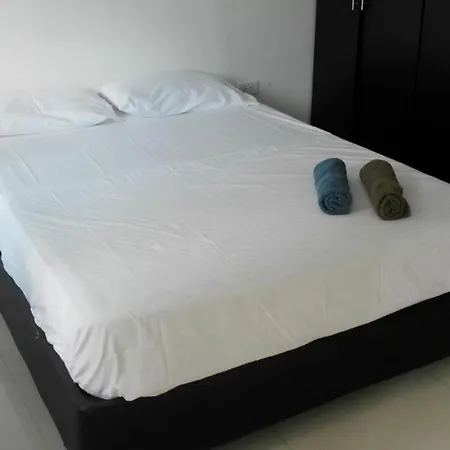 Pensión In Guest - 7cl-1 House Near The Sea With Pool Air Conditioning And Wifi *
