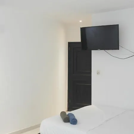 In Guest - 7cl-1 House Near The Sea With Pool Air Conditioning And Wifi *